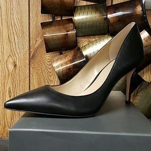 ANN TAYLOR- MILA PATENT PUMP